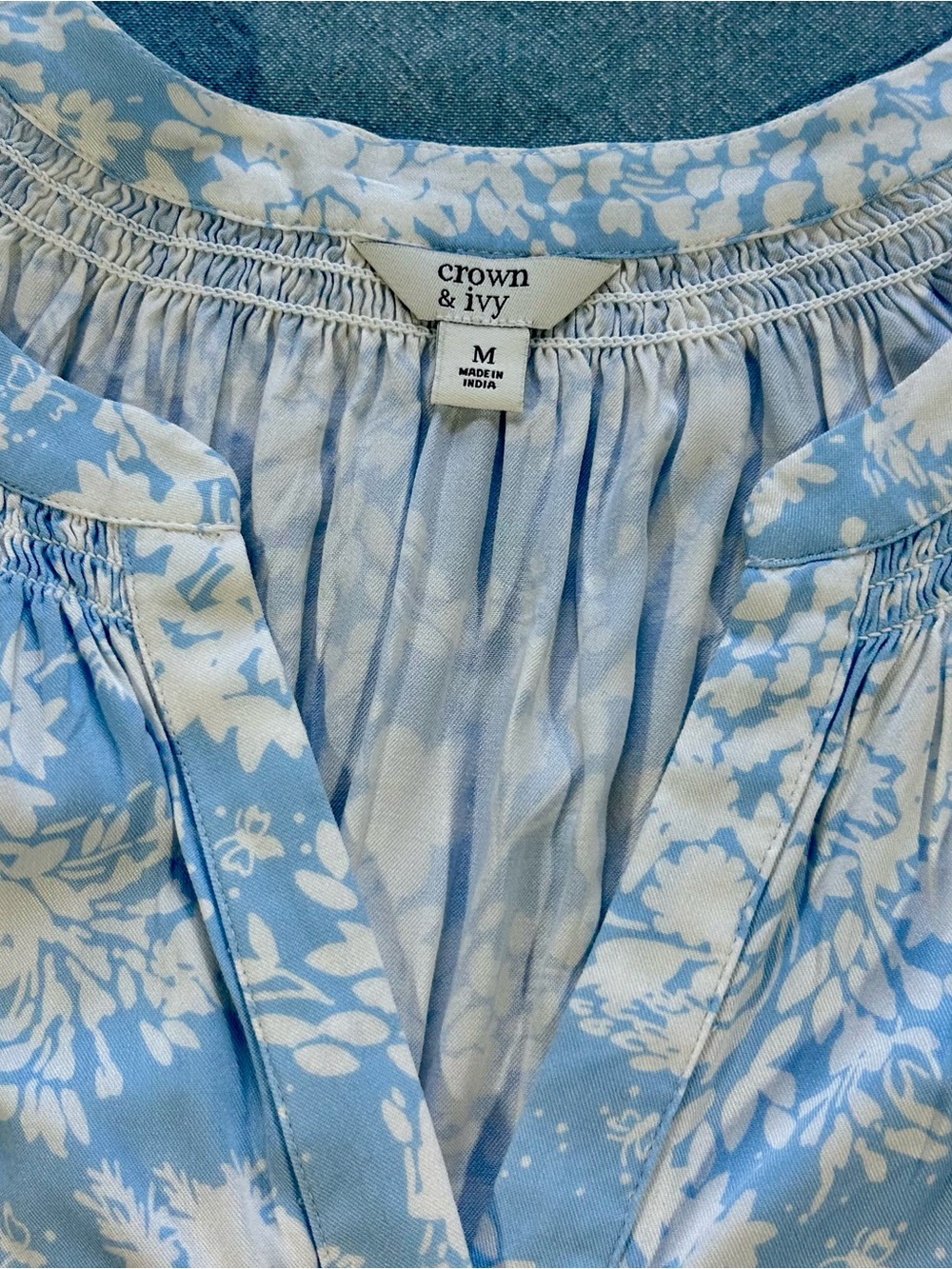 crown & ivy Light Blue and White Floral V-Neck Blouse - Picture 2 of 6